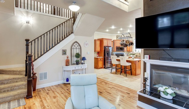 Hot Tub, Pavilion! Family Home Near UO & Autzen