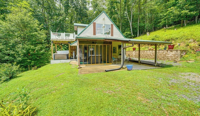 Hot Tub + Pet Friendly: Quiet French Creek Getaway