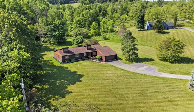 Hot Tub | Pet Friendly | Canandaigua | FLX