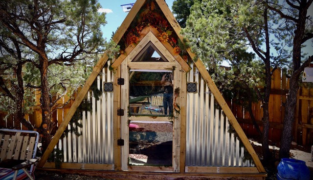 Hot Tub & Pet friendly. A true bed and breakfast. A unique one of a Kind Stay.