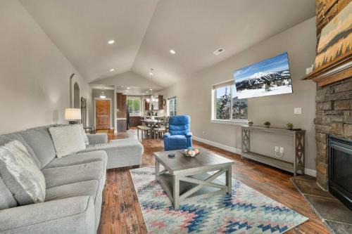 Hot-tub Pet-friendly minutes to Downtown