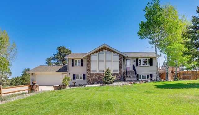 Hot Tub, Pool: 40-Acre Horse Ranch in Kiowa!