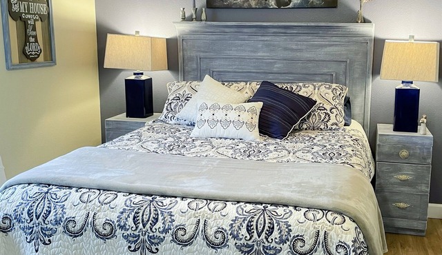 Hot Tub, Pool AND Breakfast who could ask for more