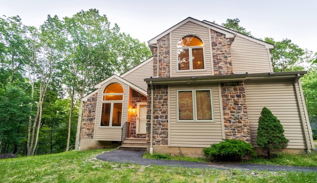 Hot Tub, Pool, Game Room, Arcades and much more