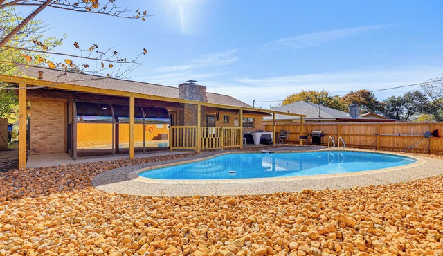 Hot Tub, Pool & Game Room: San Antonio Family Gem