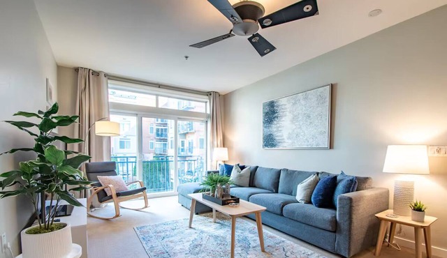 Hot-Tub, Pool, Sauna, Reserved Parking, Condo