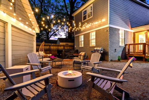 Hot Tub & Pool Table Mins to Beale Renovated