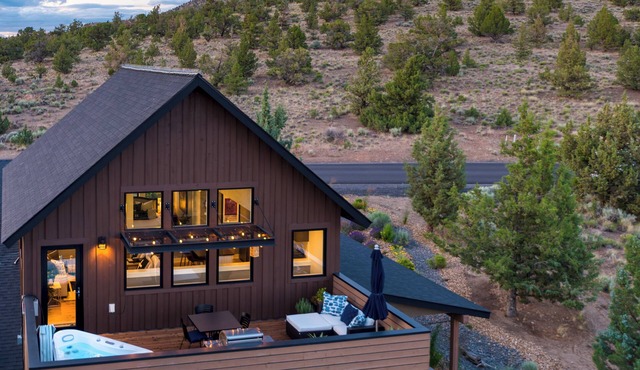 Hot Tub, Pools & Views | Brasada Ranch Retreat – Hat Rock Loop by AvantStay