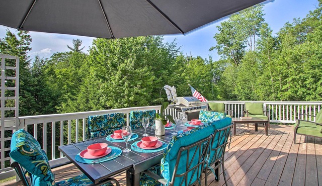 Hot Tub & Private Beach Access! North Conway Home