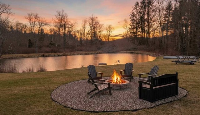 Hot Tub, Private Pond, Fire pit