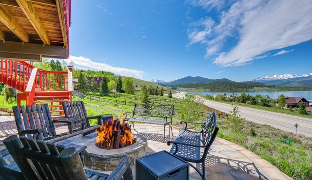 Hot Tub Relaxation: Luxe Summit Gem w/Mtn Views