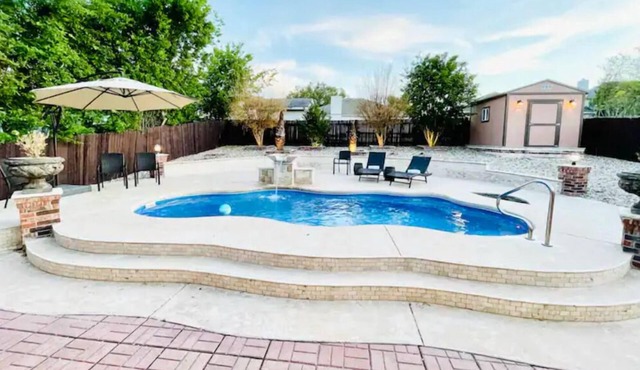 Hot tub Relaxing Outdoor Lounge and Pool Billard