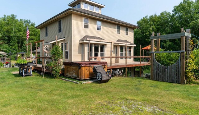 Hot tub, Retreat, Perfect for groups! 2-20 guests!