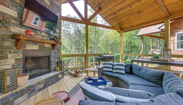 Hot Tub & River Access: Family McCaysville Cabin