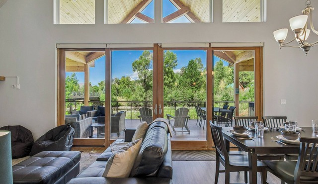 Hot Tub River Front Cabin