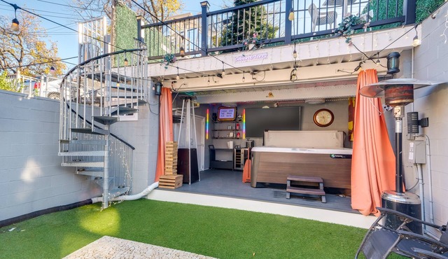 Hot Tub & Rooftop Game Room: Unique Home in DC