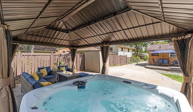 Hot Tub | Sauna | Fire Pit | Outdoor Living | Elegant Ranch