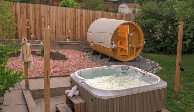 Hot Tub, Sauna & Firepit 15 min Den & Red Rocks
