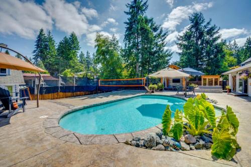 Hot Tub + Sauna: Home 8 Mi to Downtown Tacoma!
