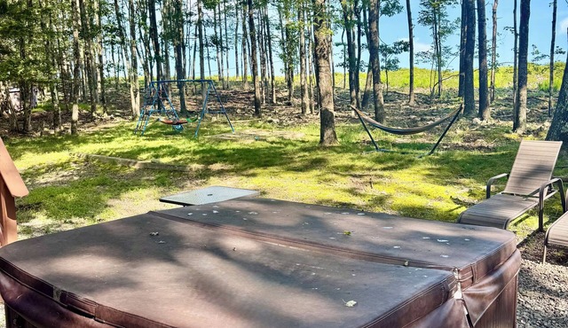 Hot tub, Sauna,Views,Grill,Fire Pit, Ping Pong, Pool Table, Arcade!