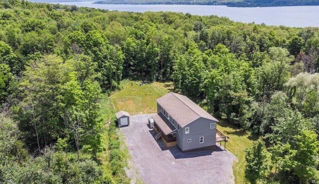 Hot Tub! Sleeps 24! Near Ithaca & Wineries!Dogs Ok!