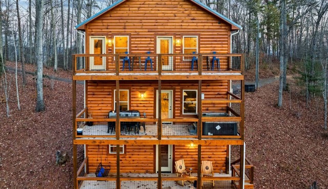 Hot Tub Smokies Cabin| Game Room, Near Gatlinburg