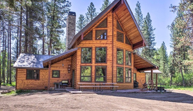 Hot Tub Soaks & Spot Wildlife! Garden Valley Cabin