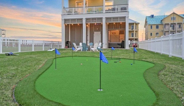 Hot Tub | Steps to Beach | Sauna | Putt Putt