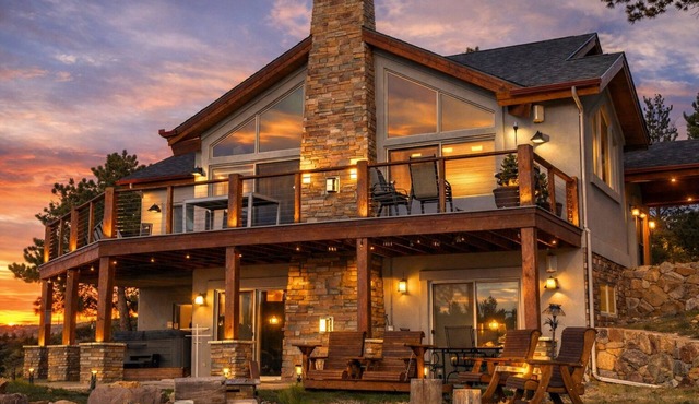 ★Hot Tub★Stunning Mountain Views★Pet Friendly★Garage★