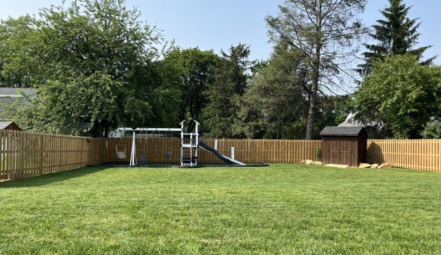 hot tub* swing set *5min to Lancaster city & shops