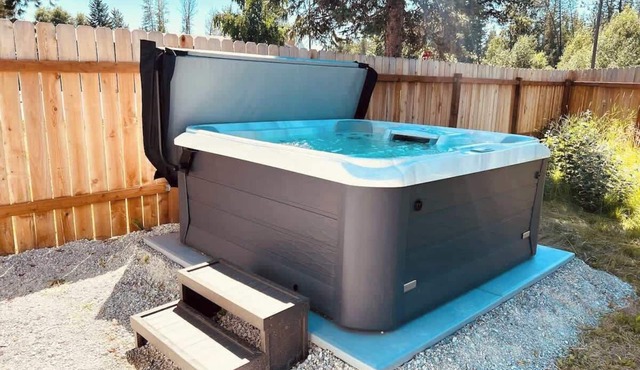 Hot tub - Tesla Charger - Fire Pit - Apartment