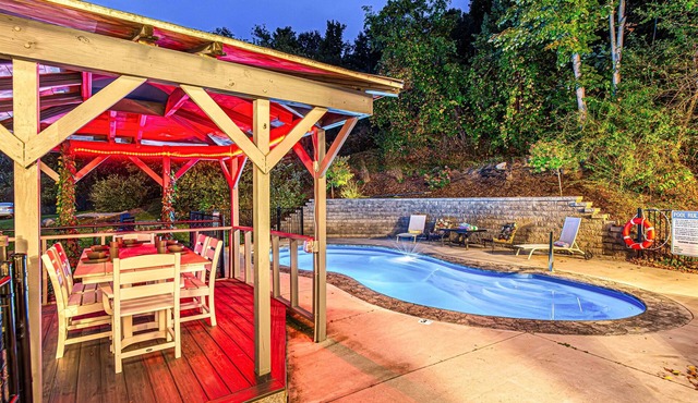Hot Tub*Theater*Fenced Yard *Arcades*Heated Pool