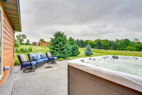Hot Tub & Trail Access: Spacious Stockholm Retreat