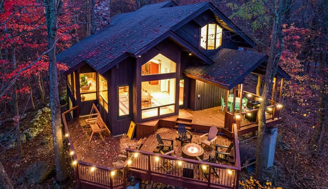 Hot Tub & Views | Mid Century Modern Wonder