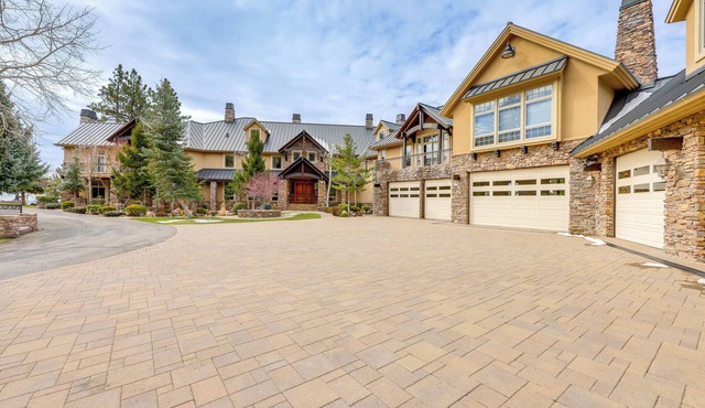 Hot Tub + Views: Luxe Mountain Escape in Yucaipa
