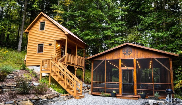 Hot Tub, Views, Romantic Outdoor Lounge Area