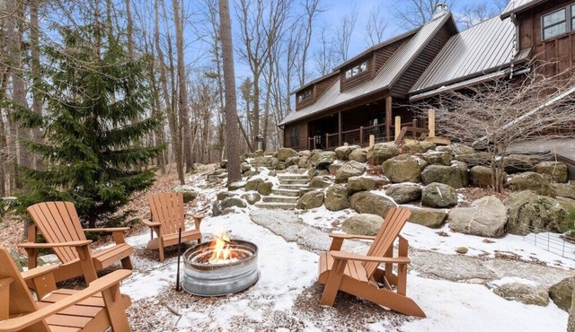 HOT TUB w/Beach Access near Kohler-Andrae