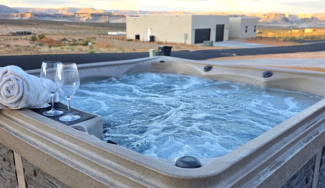 Hot Tub w/Lake View, Roof Top Deck, Game Room, W/D