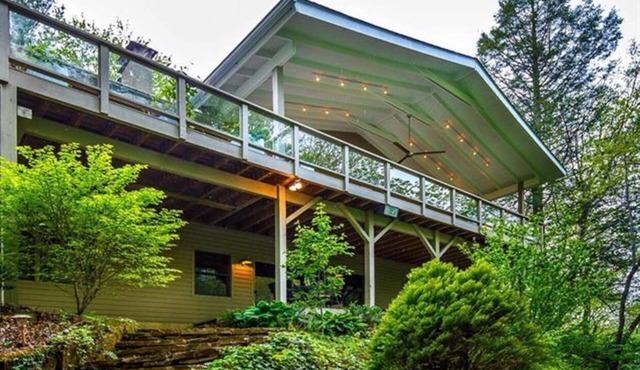 Hot Tub & Waterfall! Privacy, convenience, & private waterfall