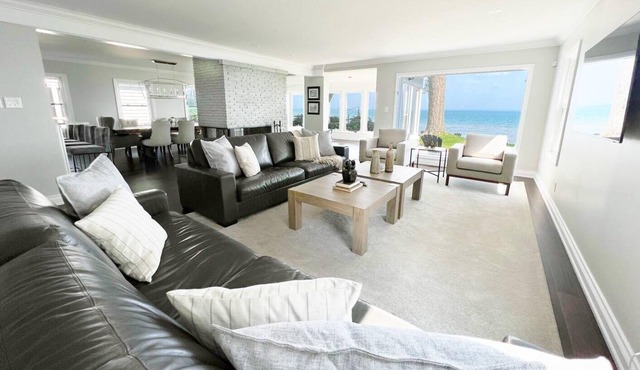 HOT TUB Waterfront Estate- 2 Houses! Sleeps 14