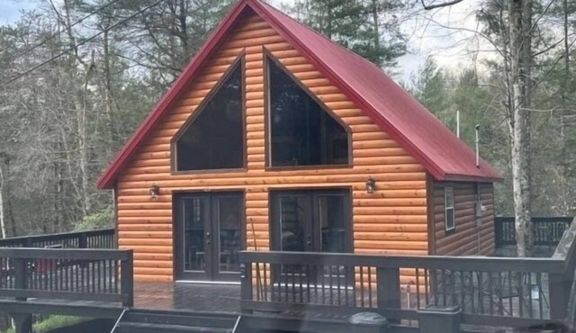 Hot tub, WiFi, fire pit, Red River Gorge, Natural Bridge. Easy parking lot!