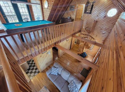 Hot Tub WiFi & Pool Table - Mountain Rose