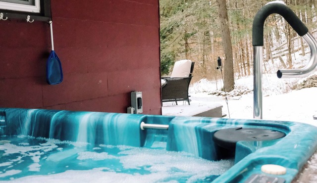 Hot Tub, Wood-burning Fireplace on Four Acres of Forest