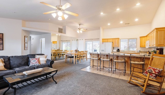 Hot Tubs + Indoor Pool! | All Inclusive Amenities | Poolside | Strong Wifi | Great Value | #1017