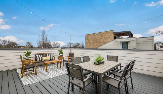 Hot Tubs + Rooftops | Sleeps 20 Near Broadway