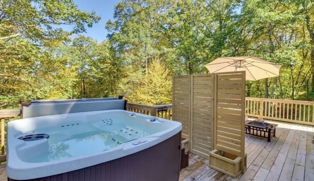 Hot Tub/Sauna/Fire pits/xl deck - Lovers Edge A-Frame