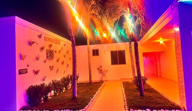 Hotel.1325 A 2 Minutos De La Playa Cómodo y Seguro, En Bani Republica Dominicana