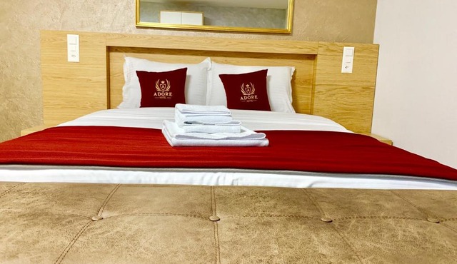 Hotel Adore