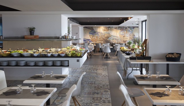 Hotel Brisamar Suites
