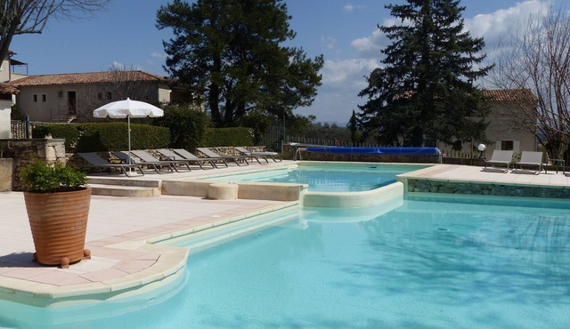 Hotel Charembeau